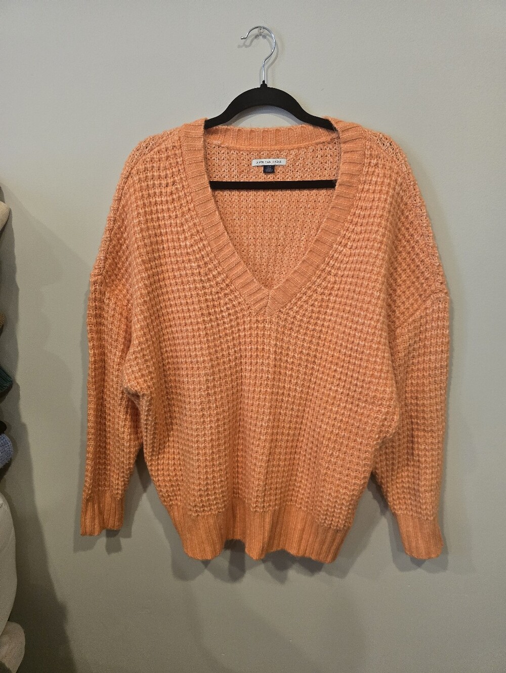 American Eagle Outfitters Peach-Orange V-Neck Waffle Knit Sweater Size Large